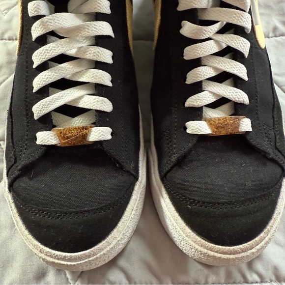 Nike Blazer Mid 77 Pomegranate - Picture 10 of 14